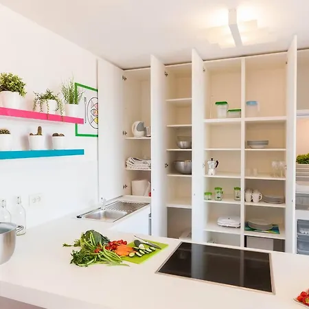 Apartment White Towers Residences *