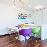アパート White Towers Residences *