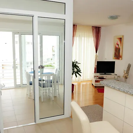 White Towers Residences Апартаменти