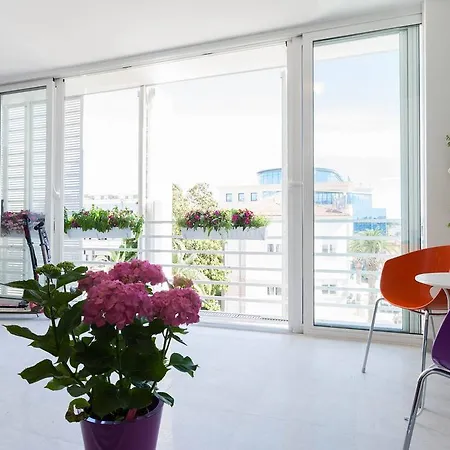 Апартаменти White Towers Residences